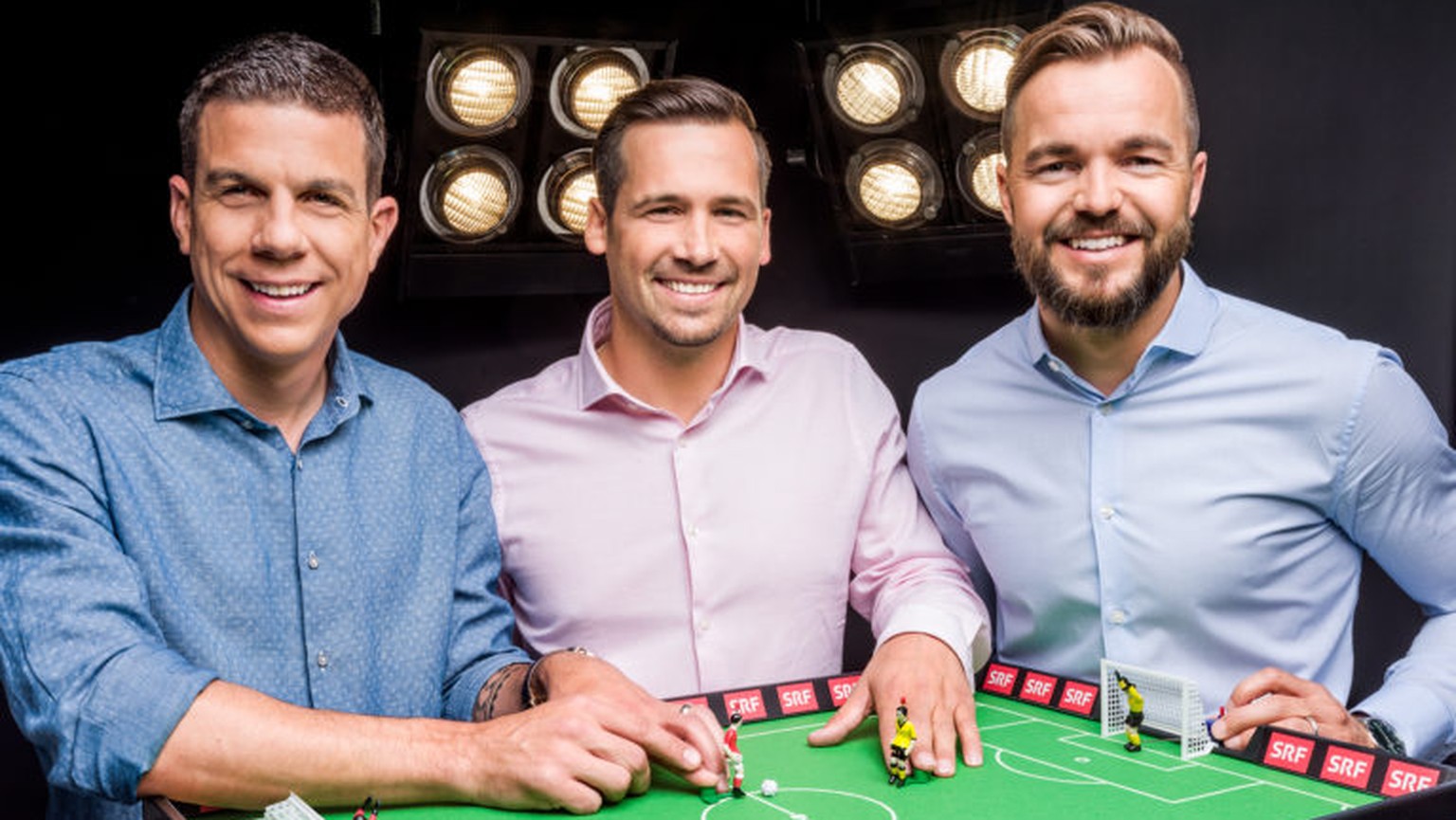 Bruno Berner, Michel Renggli, Peter Jehle
SRF-Experten Fussball
2018

Copyright: SRF/Oscar Alessio
NO SALES
NO ARCHIVES

Die Veröffentlichung im Zusammenhang mit Hinweisen auf die Programme vo ...