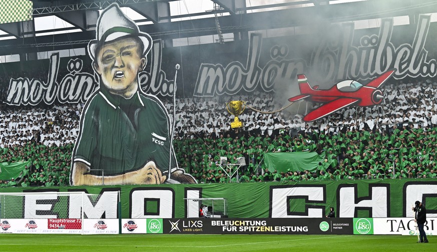 Choreo der St. Galler Fans im Fussball Meisterschaftsspiel der Swiss Super League zwischen dem FC St. Gallen (St. Gallen) und dem FC Basel (FCB), am Samstag, 26. Juli 2025, im kybunpark in St. Gallen. ...