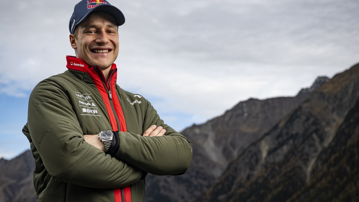 Skiracer Marco Odermatt poses during a press conference at the FIS Alpine Skiing World Cup season opener, in Soelden, Austria, Friday, October 25, 2024. (KEYSTONE/Jean-Christophe Bott)