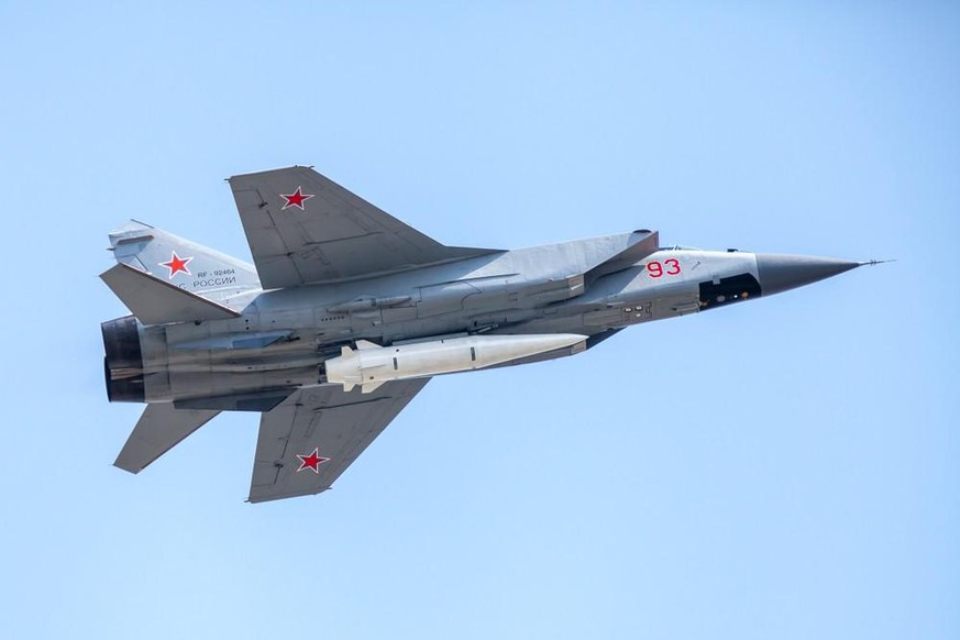 May 04, 2018 Mikoyan MiG-31 (NATO: Foxhound) - supersonic interceptor aircraft with Kh-47M2 Kinzhal - hypersonic air-launched ballistic missile at Rehearsal of 2018 Victory Day Parad