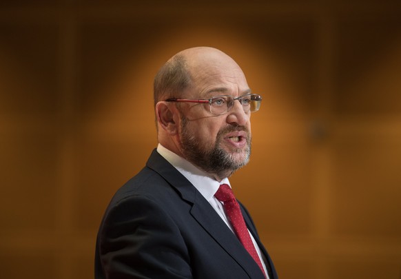 epaselect epa06347994 The leader of the Social Democratic Party (SPD), Martin Schulz gives a statement at the SPD headquarter in Berlin, Germany, 24 November 2017. The Christian Democratic Union (CDU) ...
