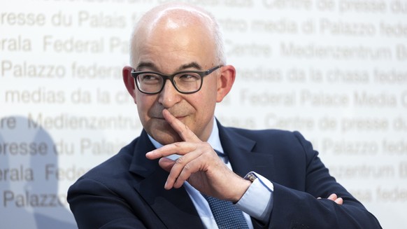 Gregor Rutz, Nationalrat SVP-ZH, waehrend einer Medienkonferenz des ueberparteilichen Ja-Komitees zur Abstimmung ueber die Abschaffung des Eigenmietwerts, am Montag, 18. August 2025 in Bern. (KEYSTONE ...
