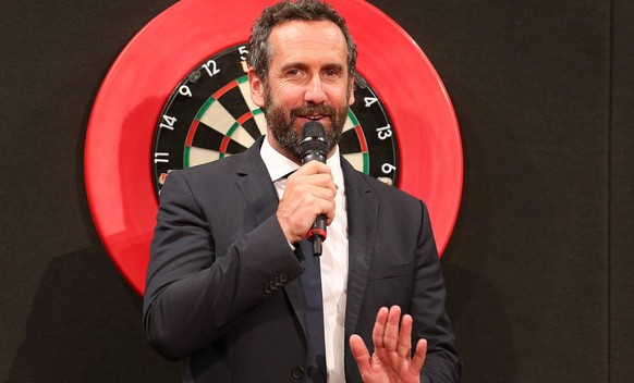 Elmar Paulke ist DIE Stimme des Darts im deutschsprachigen Fernsehen.