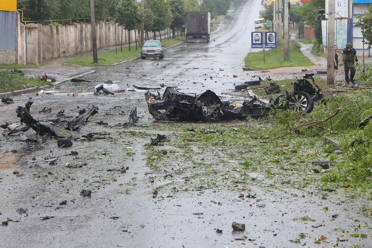 La voiture détruite de Yevgeny Yunakov.