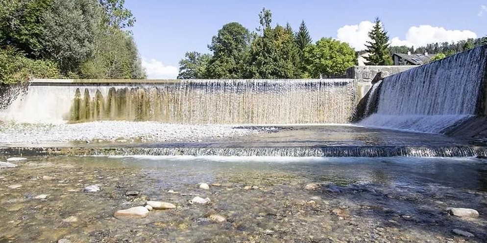 Dieser Wasserfall wird durch den Hochwasserschutz tiefer.