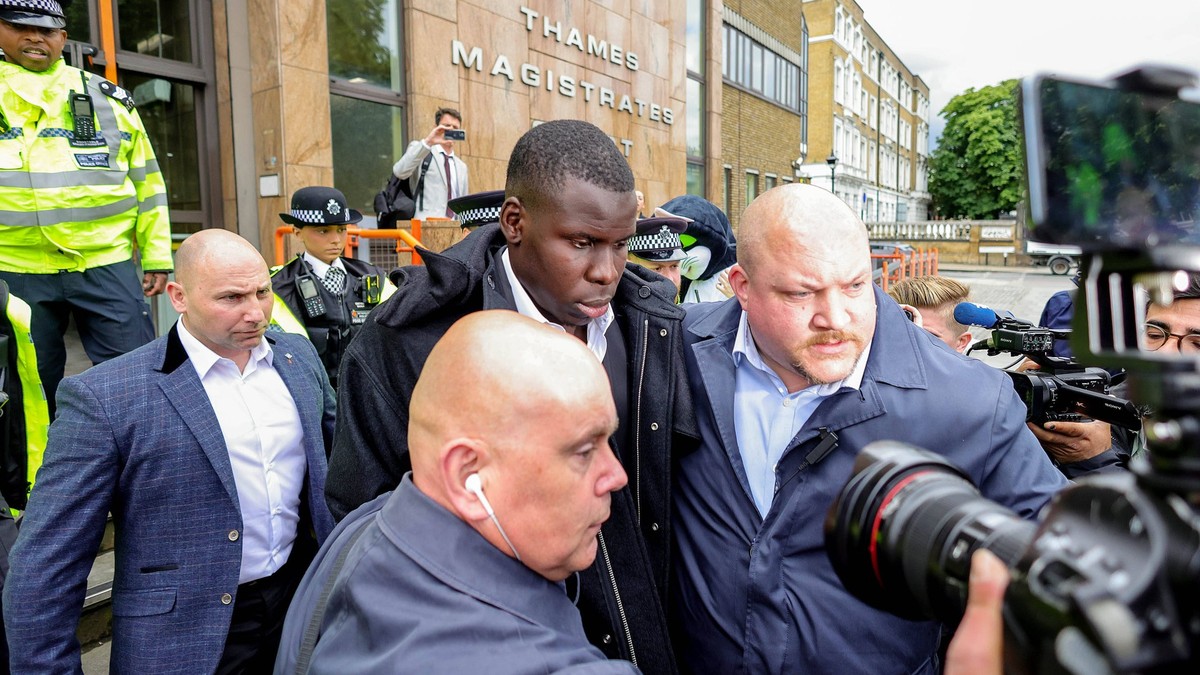 IMAGO / i Images

. 01/06/2022. London, United Kingdom. Kurt Zouma Sentencing. West Ham United footballer Kurt Zouma departs Thames Magistrates Court following sentencing of 180 hours community servic ...