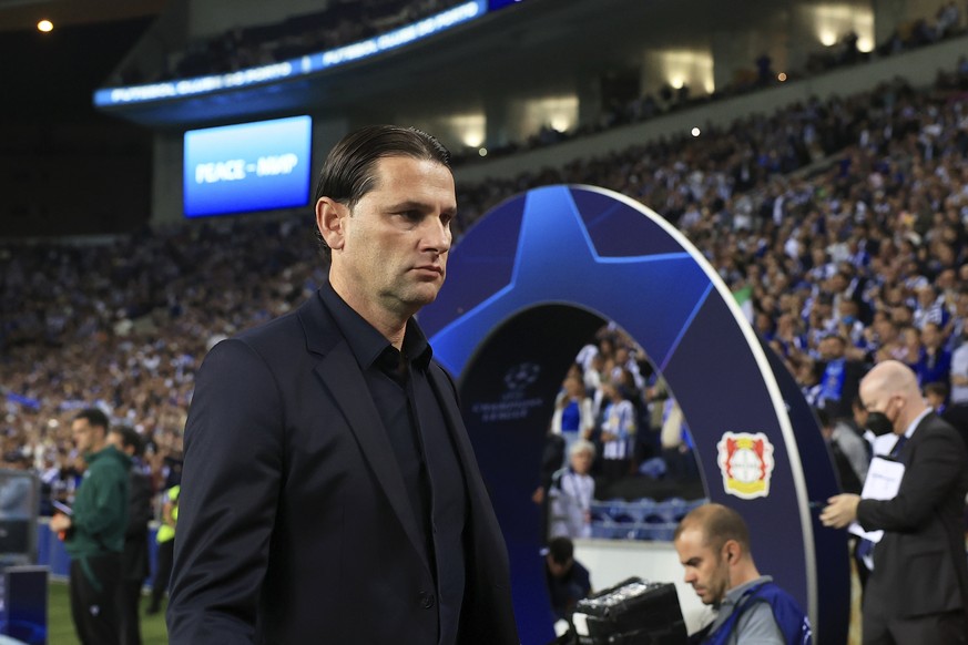 Leverkusen's head coach Gerardo Seoane walks to the bench before the start of a Champions League group B soccer match between FC Porto and Bayer 04 Leverkusen at the Dragao stadium in Porto, Portugal, ...