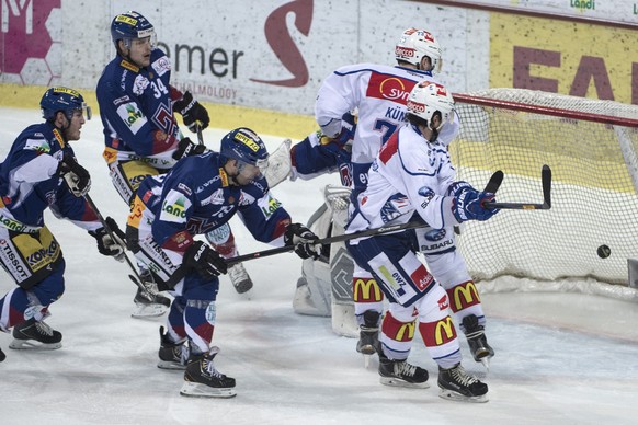 Mike Künzle schiesst die ZSC Lions in der Overtime in den siebten Himmel.