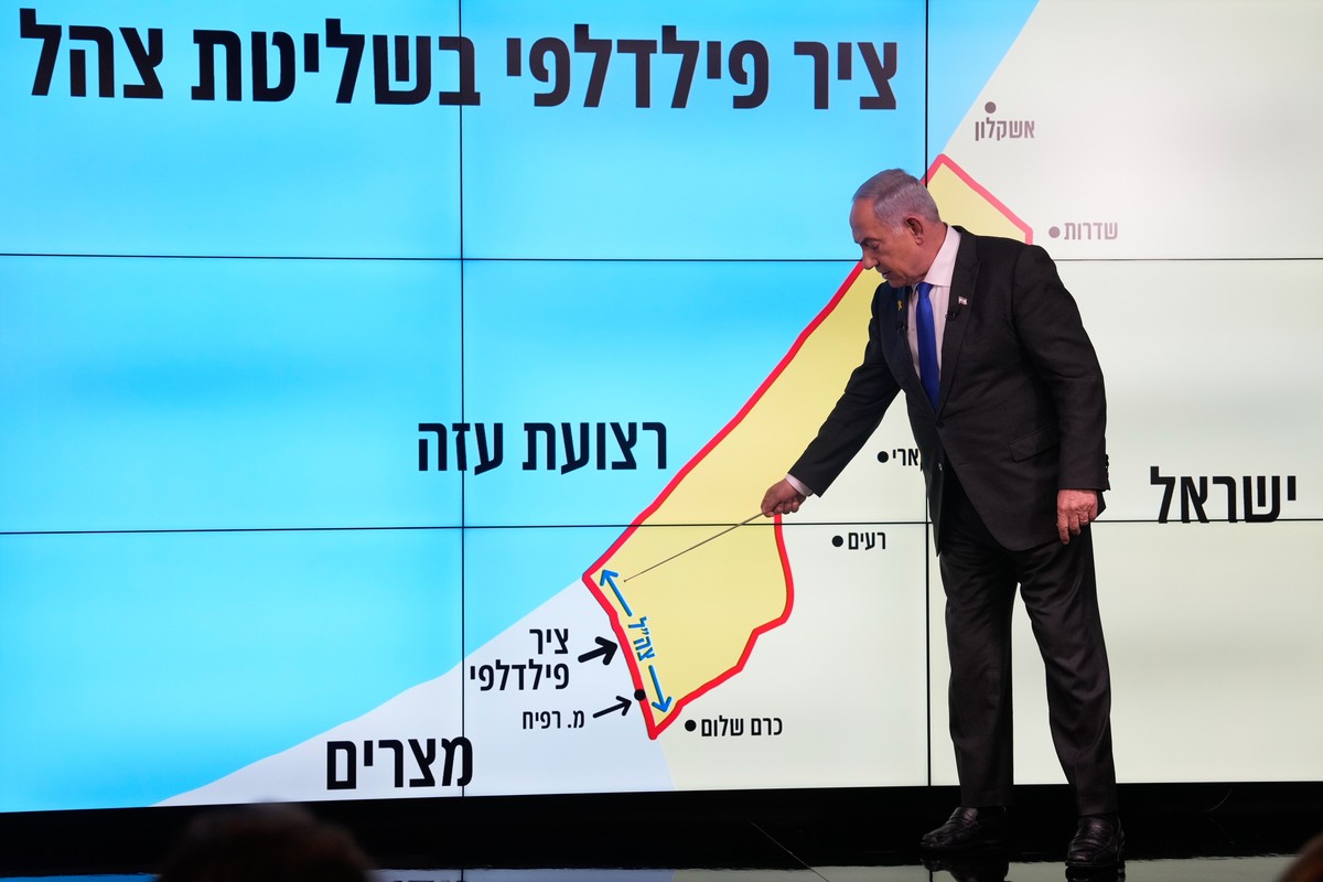 epa11580671 Israeli Prime Minister Benjamin Netanyahu points at a map of the Gaza Strip during a news conference in Jerusalem, 02 September 2024. The Israeli Prime Minister said, among other things, t ...