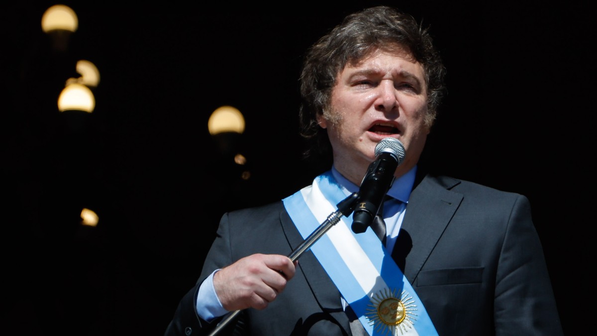 Argentine President Miley presents a major reform package
