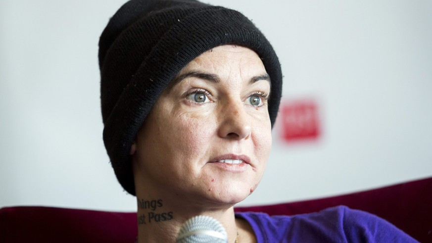 epa05310527 (FILE) A file photo dated 22 April 2015 of Irish singer-songwriter Sinead O&#039;Connor attending a press event during the Budapest Spring Festival in the Marriott Hotel in Budapest, Hunga ...