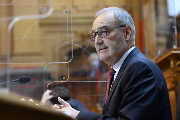 Bundespraesident Guy Parmelin spricht waehrend der Wintersession der Eidgenoessischen Raete, am Mittwoch, 15. Dezember 2021 im Staenderat in Bern. (KEYSTONE/Anthony Anex)