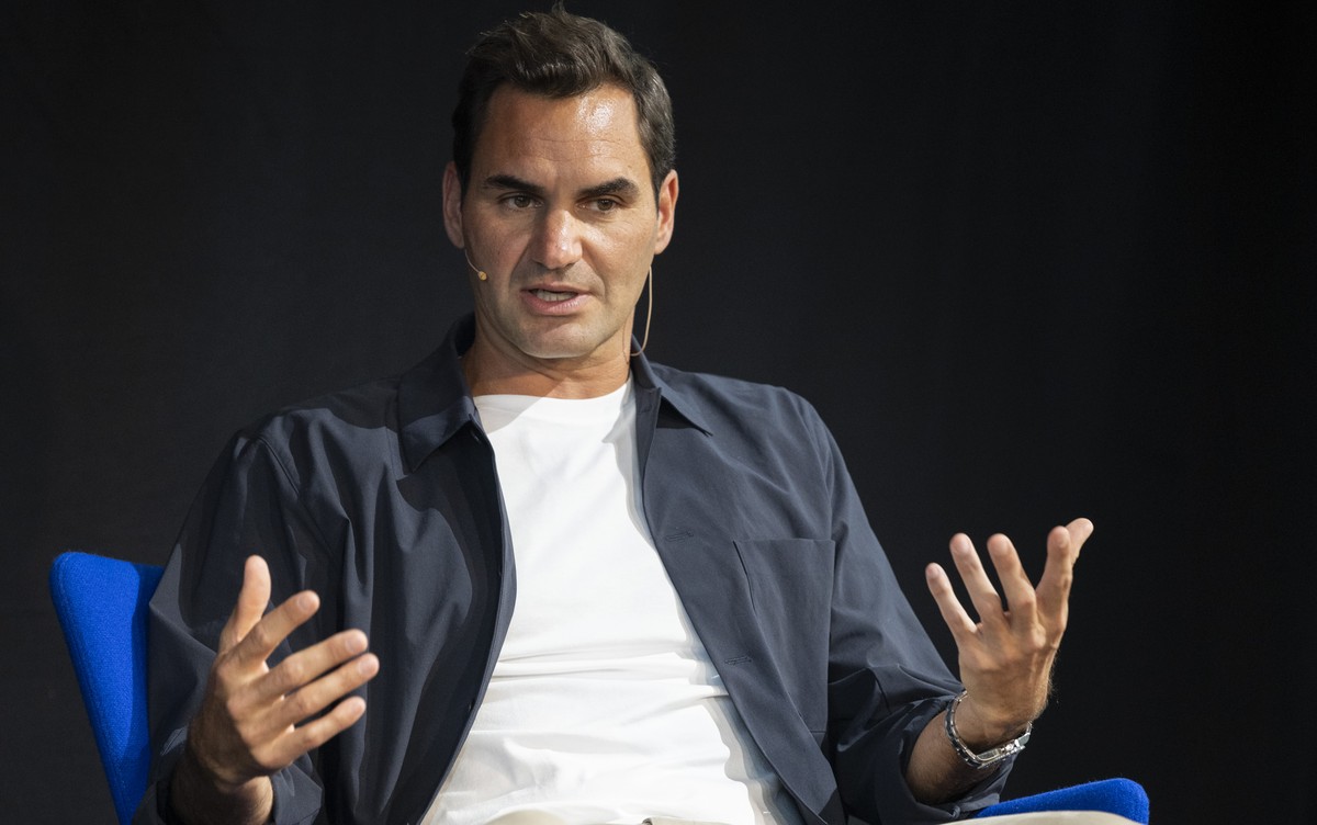 Roger Federer spricht waehrend der Praesentation der Kollektion von Swiss Olympic, Ochsner Sport und On anlaesslich der