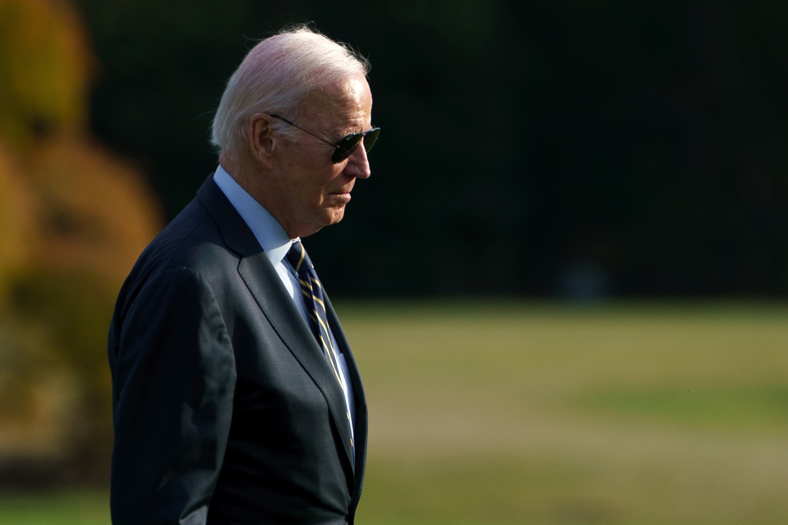 epa10961232 US President Joe Biden on the South Lawn of the White House after arriving on Marine One in Washington, DC, USA, 06 November 2023. Earlier President Biden had been delivering a speech on i ...