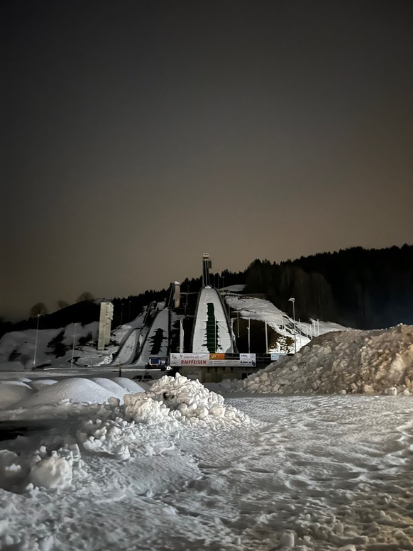 Einsiedeln, Schanze bei Nacht, 8.1.2025