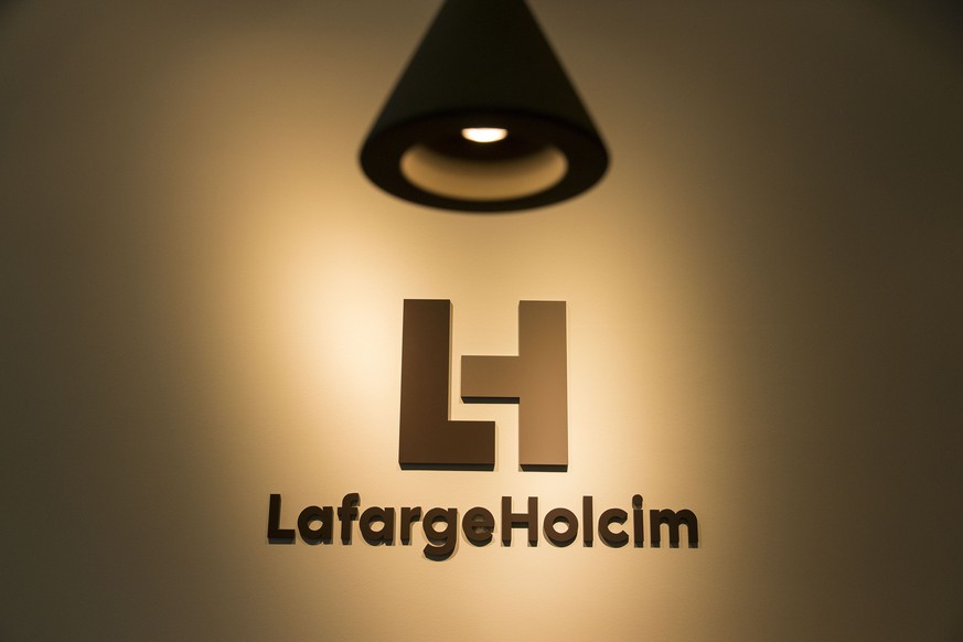 ARCHIV - ZUR URTEILSEROEFFNUNG AM BUNDESSTRAFGERICHT IM FALL VON INSIDERHANDEL BEI HOLCIM/LAFARGE, AM DIENSTAG, 19. DEZEMBER 2017, ERHALTEN SIE FOLGENDE ARCHIVBILDER ---- The new logo of LafargeHolcim ...