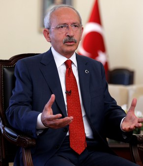 Turkey&#039;s main opposition Republican People&#039;s Party (CHP) leader Kemal Kilicdaroglu speaks during an interview with Reuters in Ankara, Turkey, April 4, 2014. REUTERS/Umit Bektas/File Photo