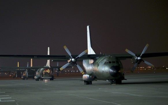 Transportflugzeug der deutschen Luftwaffe auf dem türkischen Militärflughafen Incirlik (August 2014).&nbsp;