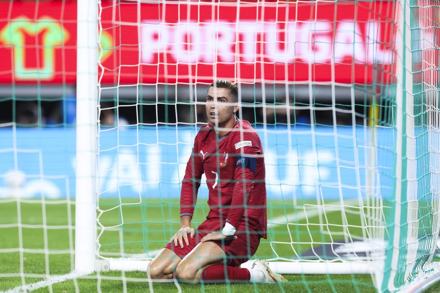 epa13260999 Portugal player Cristiano Ronaldo reacts in the goal during the UEFA Nations League match in Lisbon, Portugal, 24 September 2026. EPA/JOSE SENA GOULAO