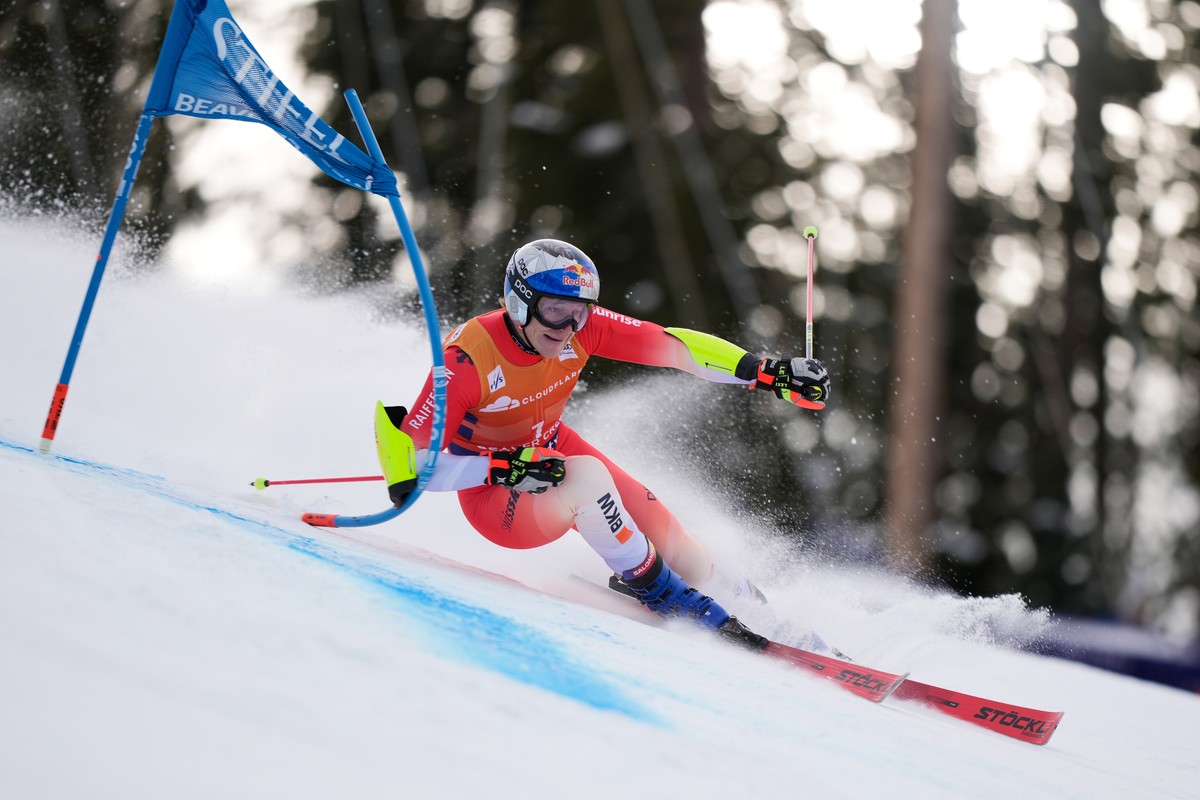 Switzerland's Marco Odermatt competes during a World Cup men's giant slalom skiing race, Sunday, Dec. 7, 2025, in Beaver Creek, Colo. (AP Photo/Robert F. Bukaty)
United States World Cup Gian ...