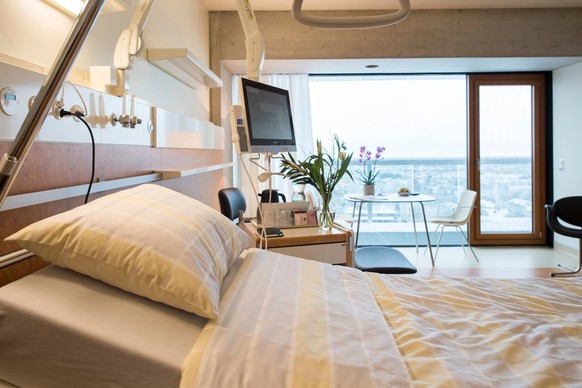 Nach mehr als zehn Jahren Planung und Bau nahm das Bettenhaus Triemli im April 2016 den Betrieb auf. Seither betreibt es nur noch Ein- und Zweibettzimmer.