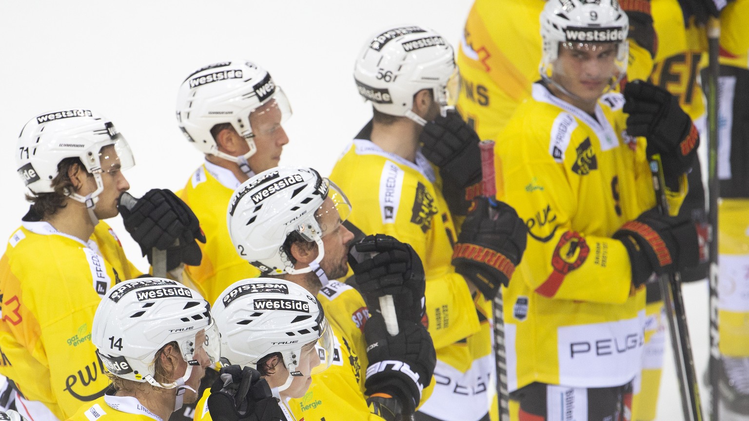 Bern&#039;s players look disappointed after losing against Geneve-Servette team, during a National League regular season game of the Swiss Championship between Geneve-Servette HC and SC Bern, at the i ...