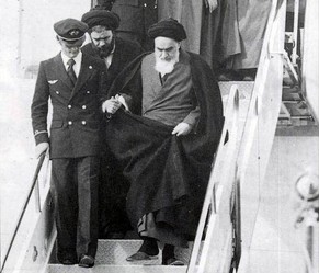 Triumphale Rückkehr: Khomeini am Flughafen von Teheran.&nbsp;