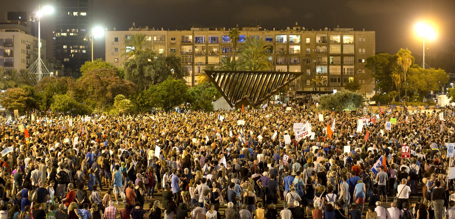 Am Samstag gingen Tausende Israelis in Tel Aviv für den Frieden auf die Strasse.