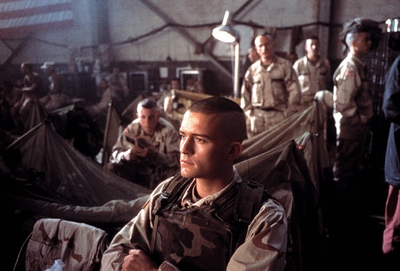 BLACK HAWK DOWN, Orlando Bloom, 2001 Columbia Pictures/Courtesy Everett Collection ACHTUNG AUFNAHMEDATUM GESCH�TZT PUBLICATIONxINxGERxSUIxAUTxONLY Copyright: xColumbiaxPictures/CourtesyxEverettxCollec ...