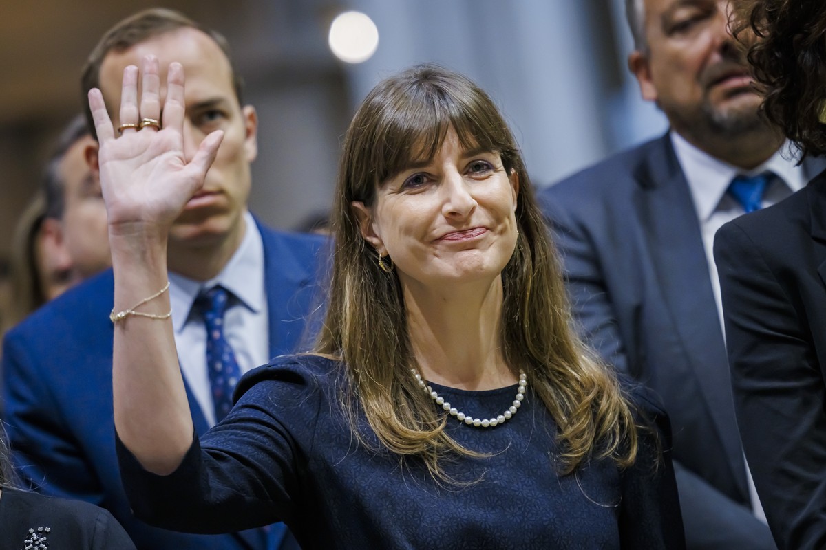 Rebecca Ruiz, conseillere d'Etat vaudoise, prete serment lors de la ceremonie d?installation et d?assermentation des membres du Grand Conseil et du Conseil d?Etat vaudois ce mardi 28 juin 2022 a  ...
