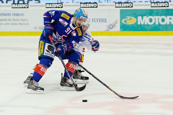 Hollenstein erlöst die Kloten Flyers im Derby gegen die ZSC Lions.