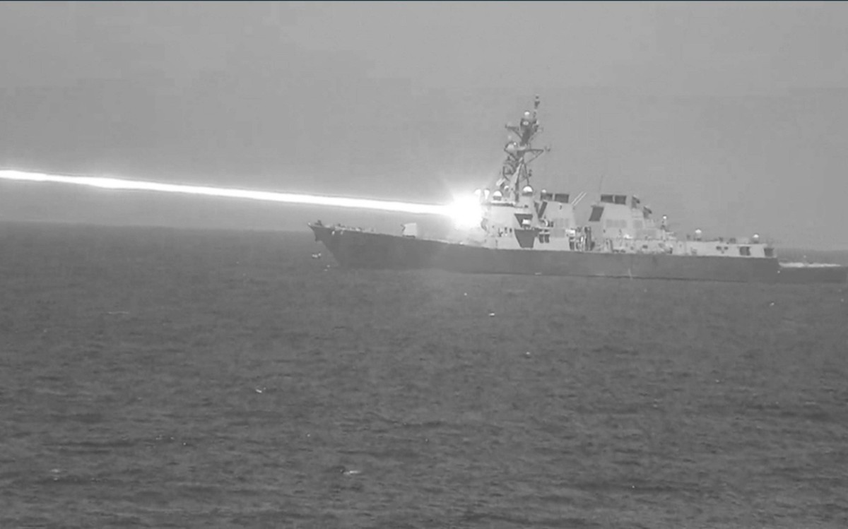 Le 31 janvier 2025, la Marine américaine a publié une photo de l'USS Preble, un destroyer de classe Arleigh Burke, lors d'un tir d'essai réussi de son laser à haute énergie avec système ...