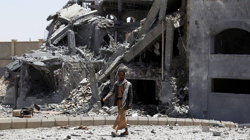 Auch konventionelle Bomben töten und zerstören: bombardiertes Gebäude in der jemenitischen Hauptstadt Sanaa. &nbsp;