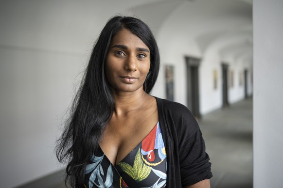 Sarah Ramani Ineichen, Praesidentin Verein Back to the Roots, posiert anlaesslich einer Medienkonferenz ueber den Forschungsbericht zur Adoptionen aus Sri Lanka in St. Gallen, aufgenommen am Donnersta ...