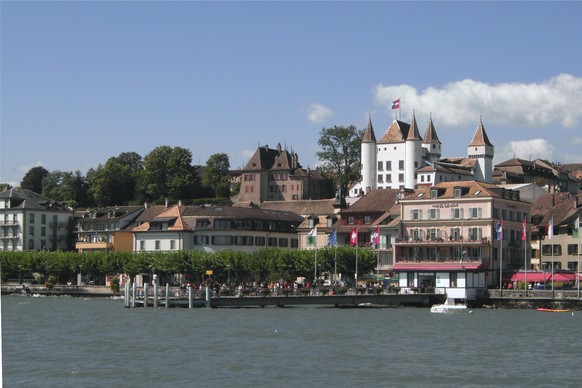 Ein weiteres Städtchen am Genfersee. Ausserdem befindet sich hier der Sitz der UEFA.