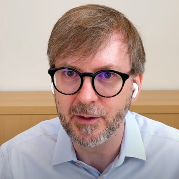 Kevin Lynch, Apple, Vice President Technology.