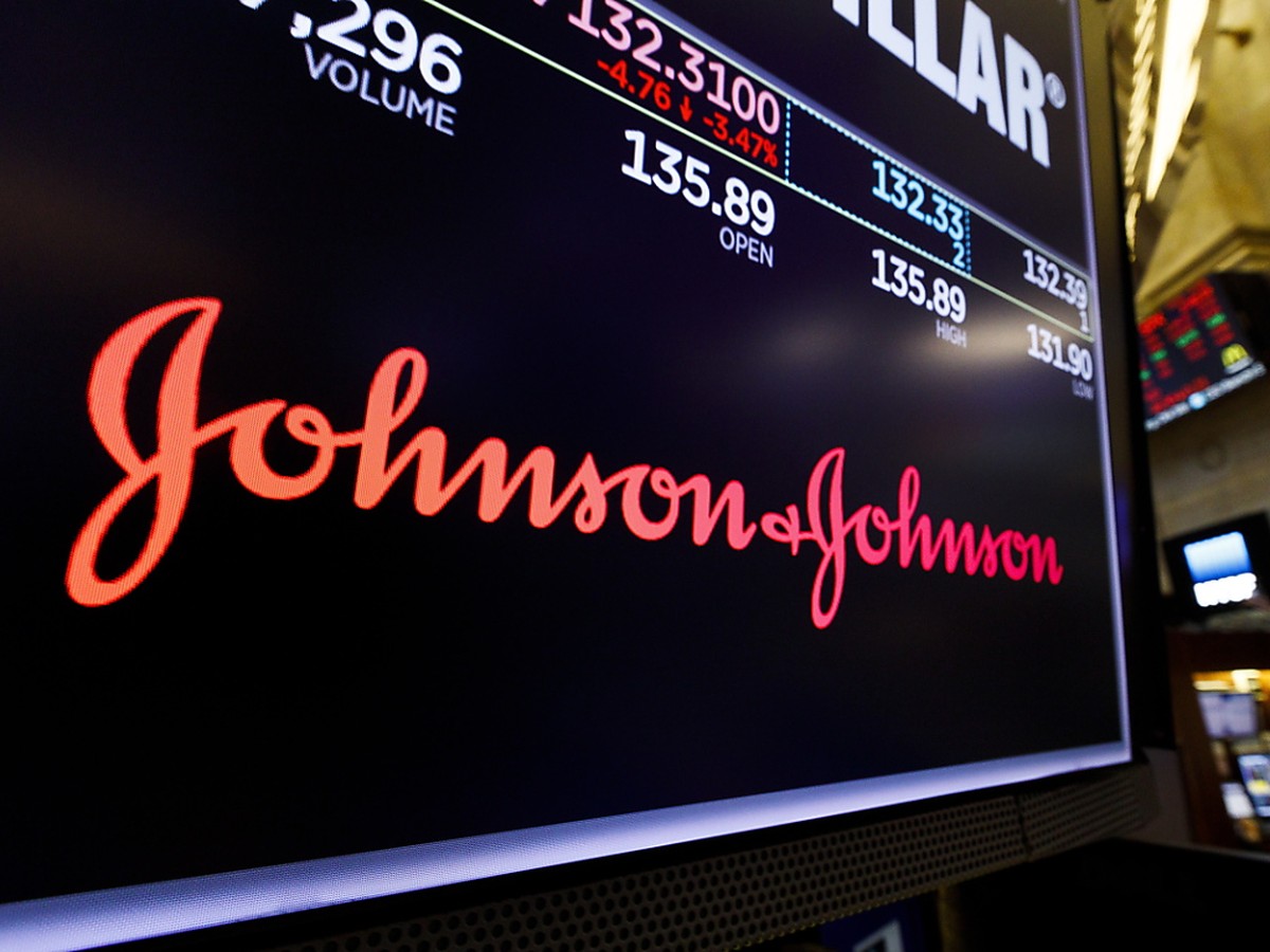 Ein US-Gericht hat den Pharmakonzern Johnson&amp;Johnson wegen der unrechtmässigen Vermarktung von suchtgefährdenden Opiat-Schmerzmitteln zu einer hohen Geldstrafe verurteilt. (Foto: Justin Lane/Keyst ...