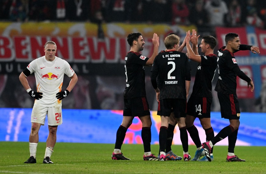 epa10461695 Union&#039;s players celebrate after the victory the German Bundesliga soccer match between RB Leipzig and FC Union Berlin in Leipzig, Germany, 11 February 2023. EPA/Filip Singer (ATTENTIO ...