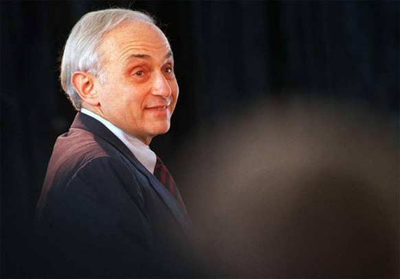 August 17, 2020, USA: Leslie H. Wexner, then-chairman and CEO of The Limited, addresses shareholders at the company s annual meeting on May 15, 1995, at the Victoria s Secret Catalogue offices. A fede ...