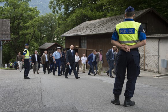 Gut sichtbare Polizisten markieren Präsenz.