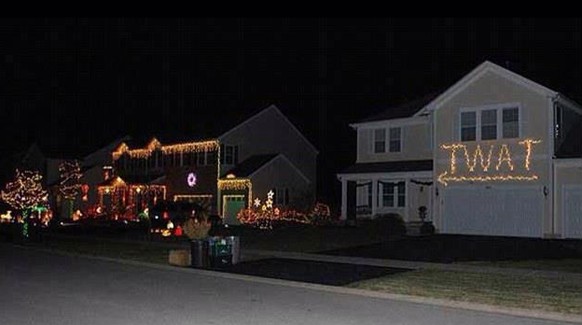 http://weknowmemes.com/2012/12/twat-christmas-lights/ weihnachts-beleuchtungs-fails