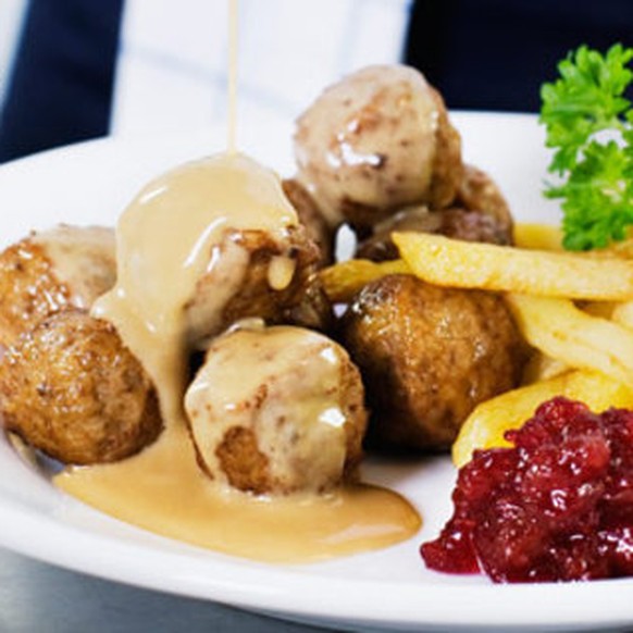 ikea meatballs hacktätschli pommes frites fleisch http://www.ikea.com/ch/de/