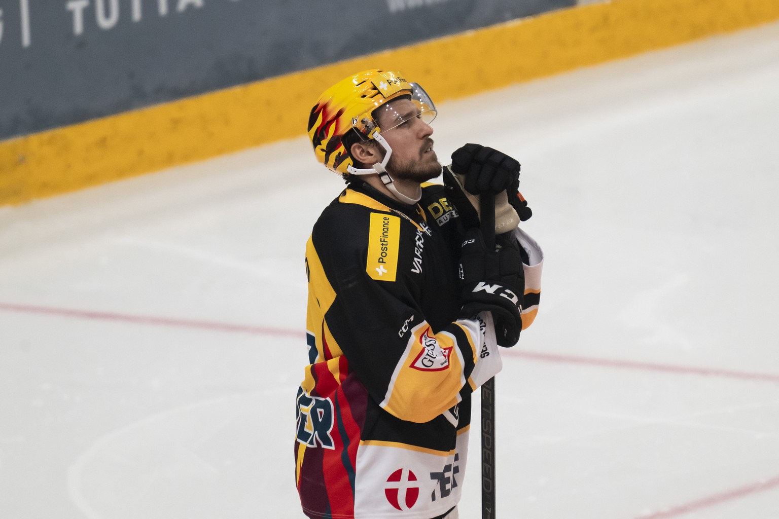 PostFinance Top Scorer David Aebischer (HCL), during the Swiss National League A (NLA) 2025/26 championship game between HC Lugano and HC Ajoie at the Cornèr Arena ice rink in Lugano, Switzerland, Fri ...