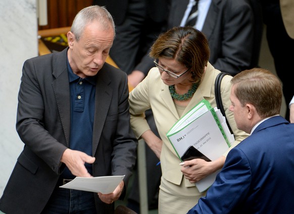 Peter Pilz (links) im österreichischen Parlament.