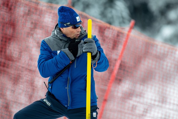 epa08945265 (FILE) - Markus Waldner of Austria, FIS race director, talks on the radio during the Men&#039;s Giant Slalom race at the FIS Alpine Skiing World Cup in Saalbach Hinterglemm, Austria, 19 De ...