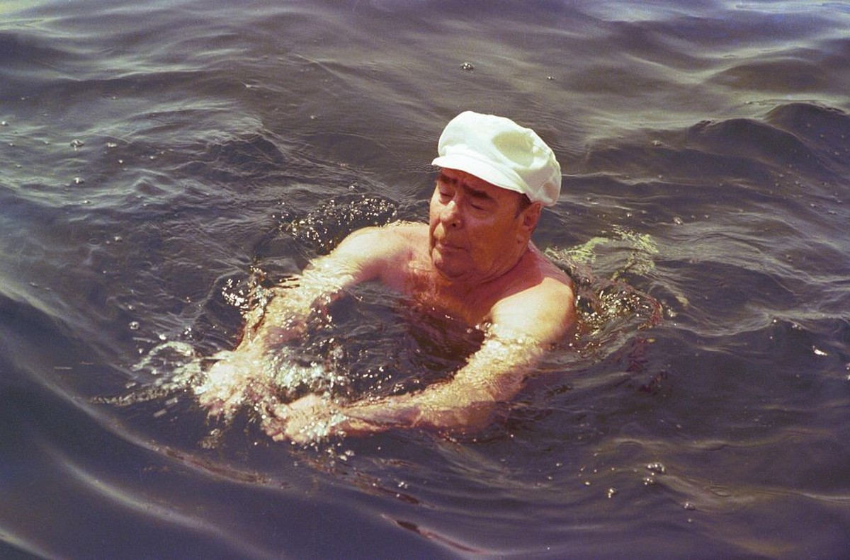 CRIMEA, SOVIET UNION - 1977: Leonid Brezhnev swimming in the Black Sea during his holiday in Crimea, USSR, in 1977. (Photo by Laski Diffusion/Getty Images)
