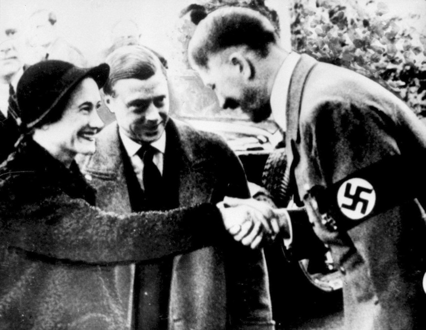 Picture dated 22 October 1937 of the Duke of Windsor - the great great uncle of Prince Harry - and his wife meeting the German Chancellor Adolf Hitler. (KEYSTONE/EPA/STR) === , UK AND IRELAND OUT ===