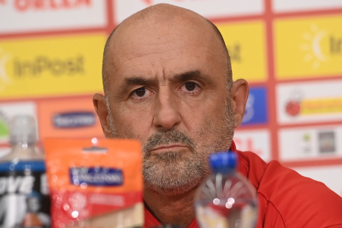 epa12166360 Head coach of Poland, Michal Probierz, attends a press conference, in Helsinki, Finland, 09 June 2025. Poland will play against Finland in a FIFA World Cup 2026 qualifiers match on 10 June ...