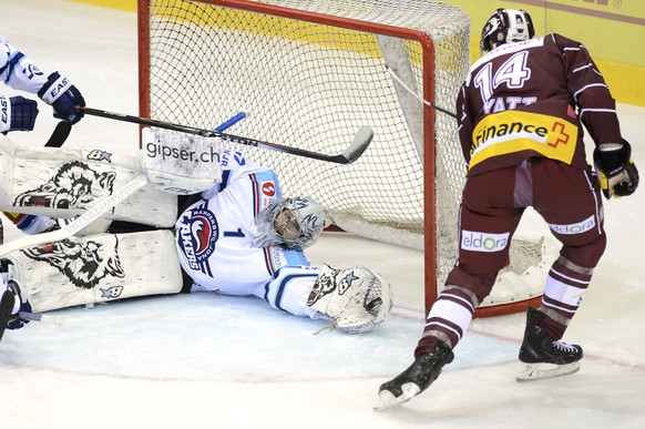 Nicht jeder Schuss ist ein Treffer: Tim Wolf pariert gegen&nbsp;Taylor Pyatt.