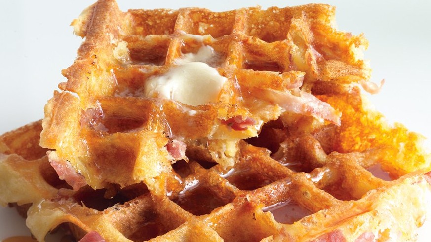 waffeln käse schinken essen food Ham and Cheese Waffles https://www.bonappetit.com/recipe/ham-and-cheese-waffles